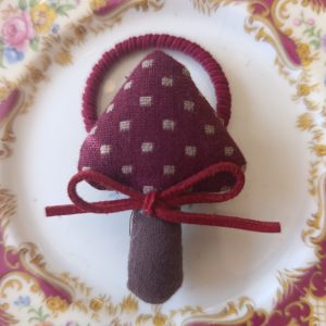 The vintage child hair tie