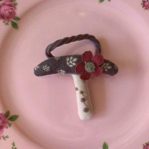 The garden hair tie