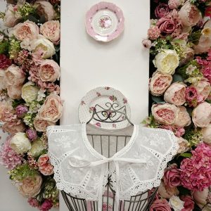 Vintage white stunning collar
