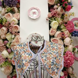 Floral collar