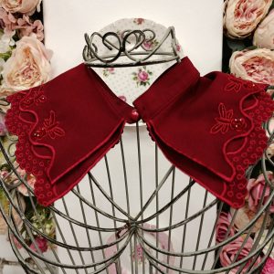 Red bead collar
