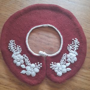 Joan wool embroidery collar