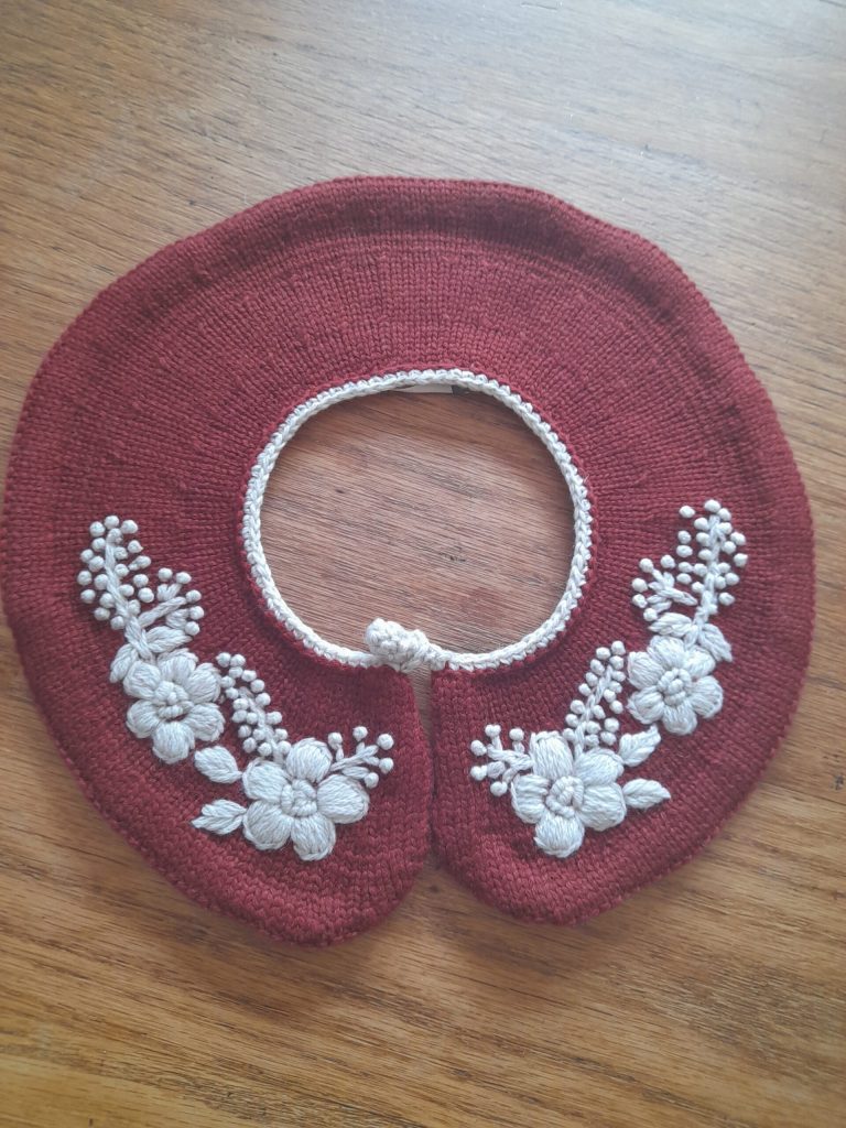 Joan wool embroidery collar